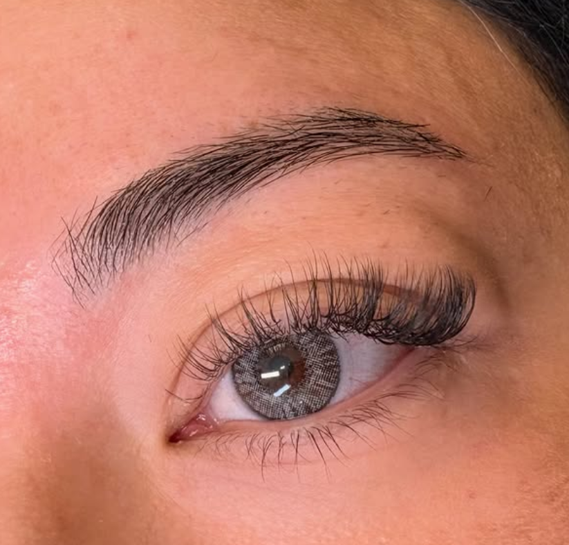 classic lash extensions with laminated brow